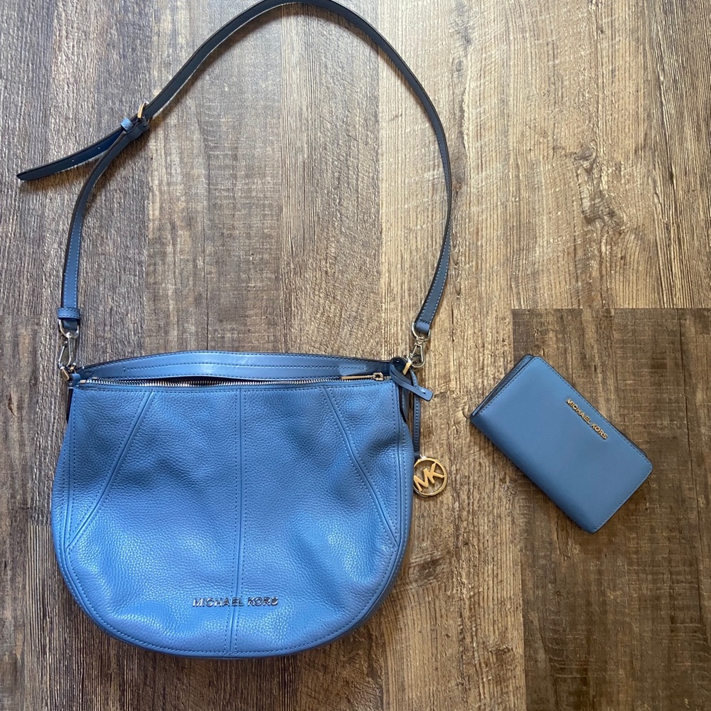 LIKE NEW Michael Kors French Blue Purse and Wallet